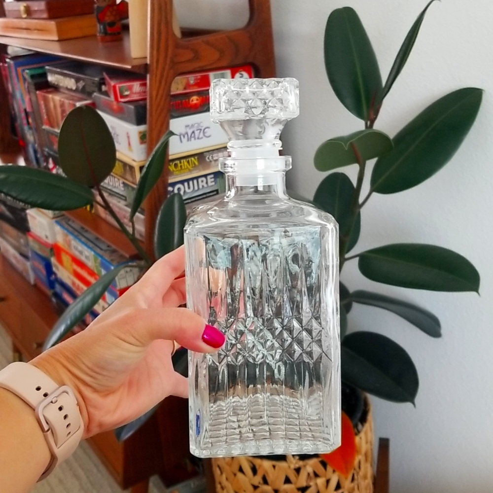Glass decanter